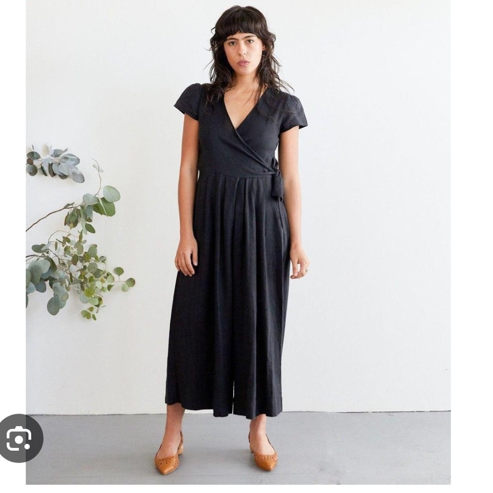 Sugar Candy Mountain linen jumpsuit. Size small.